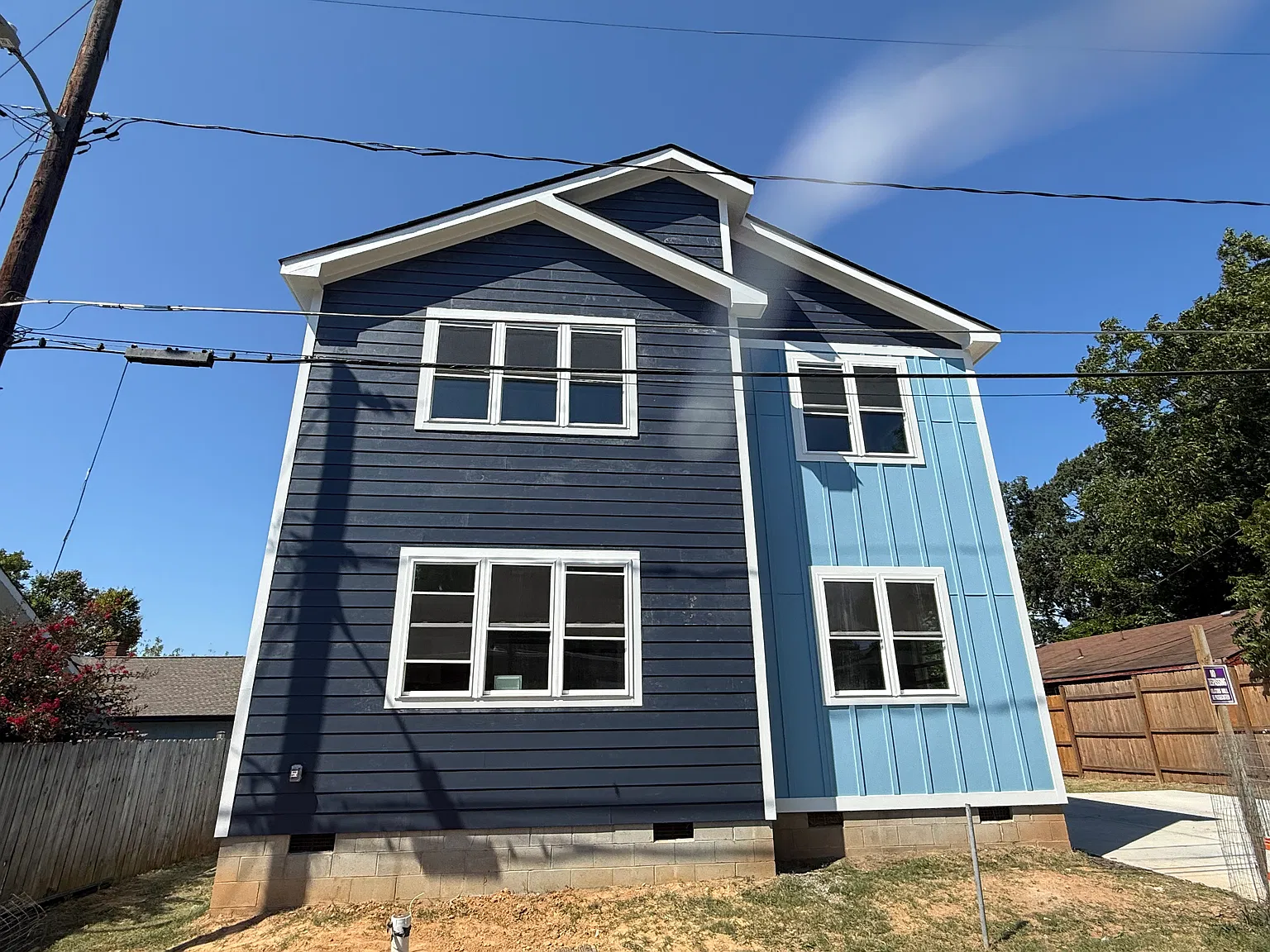 905 Chester St — Photo 2
