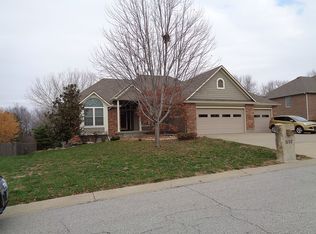 1012 SW Foxtail Dr, Grain Valley, MO 64029