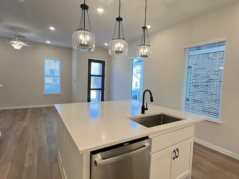 1129 Concan Dr — Photo 8
