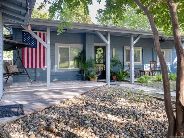 1149 W Bridge, New Braunfels, TX 78130