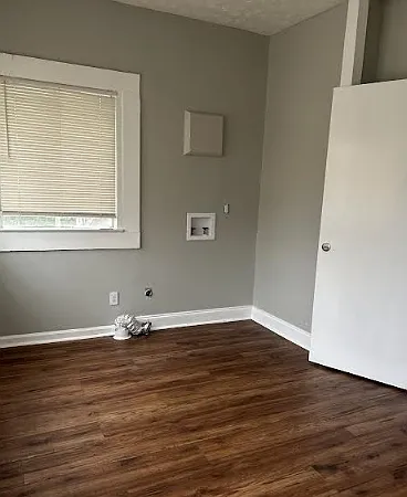 920 Lamore St — Photo 7