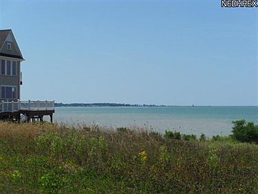4th image of 1675 N Shore Dr