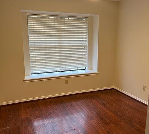 4th image of 3102 Elderberry Ln