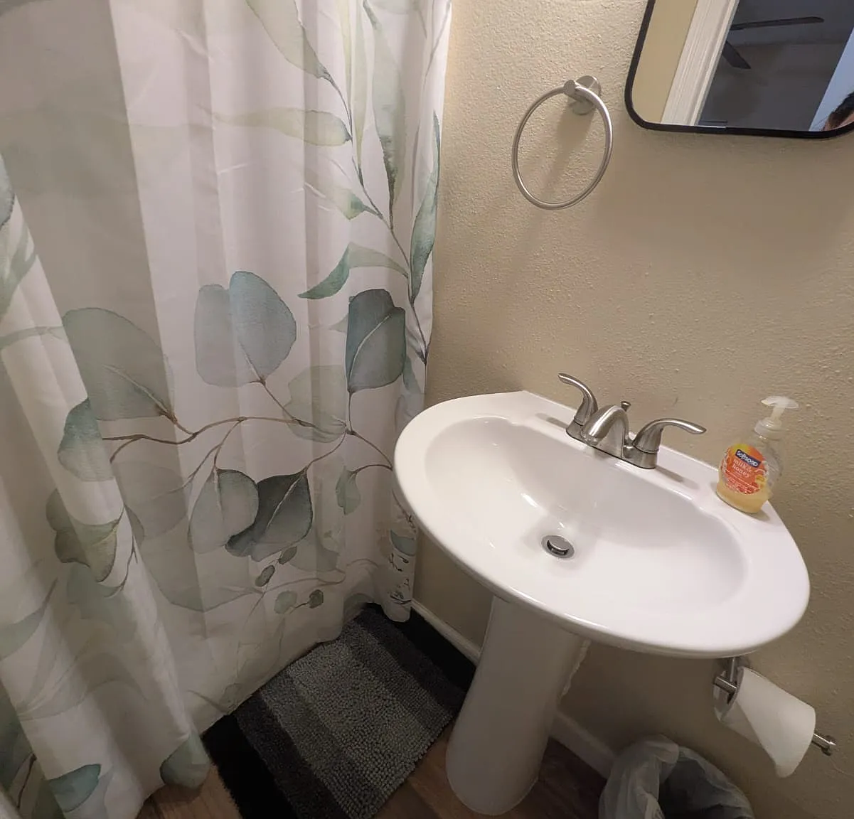 Unit 5- Rainbow Road Homes — Photo 1