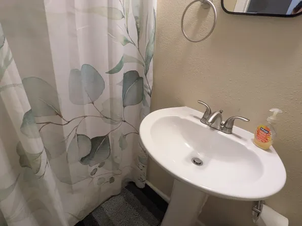 1824 N 77 Sunshine Strip #5, Harlingen, TX 78550