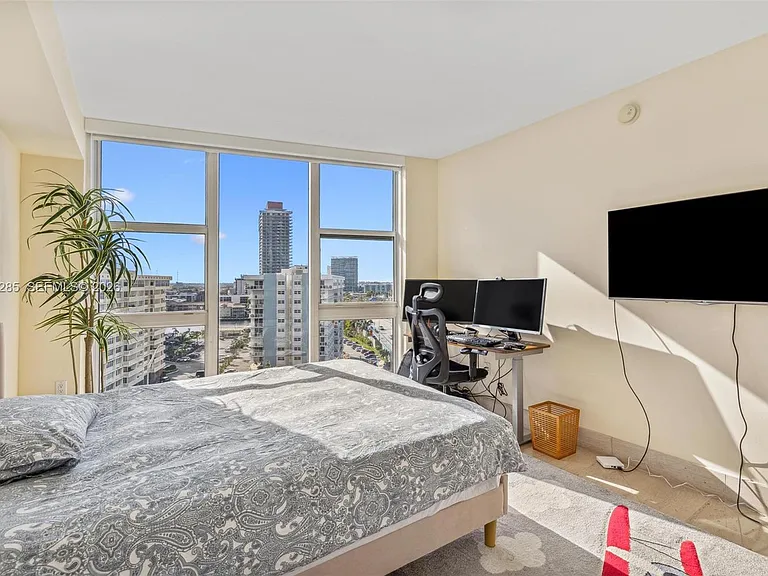 1800 S Ocean Dr #1010 — Photo 24