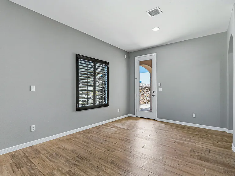 2120 Honour Point Pl — Photo 7