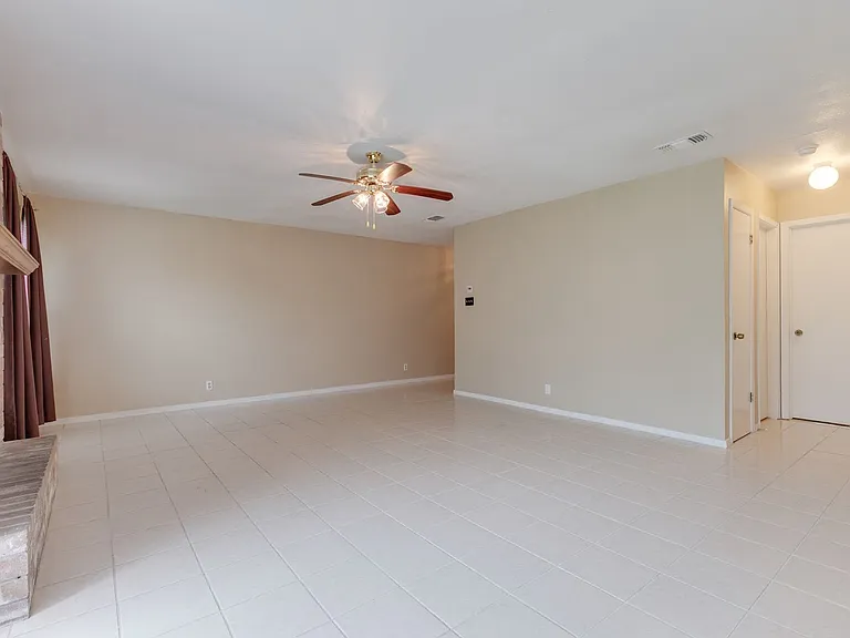 6991 Sunset Village Dr — Photo 4