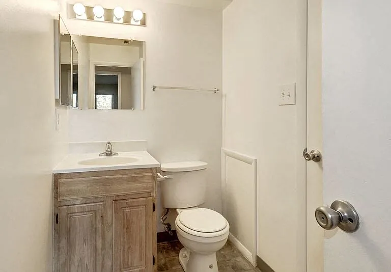 Crossland Apartments — Photo 22