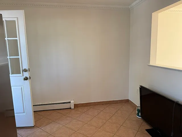 2 bed, 1000 sqft, $2,400 — Photo 4