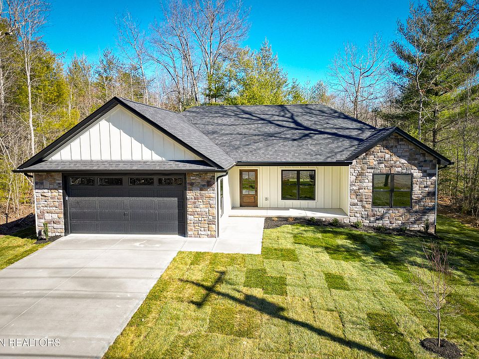 1st image of 127 Hawes Cir