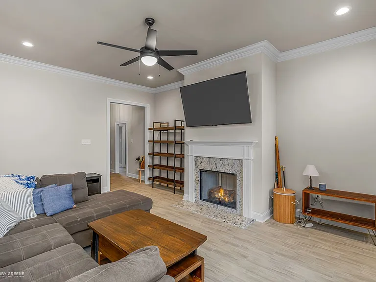 754 Crozier Dr — Photo 12