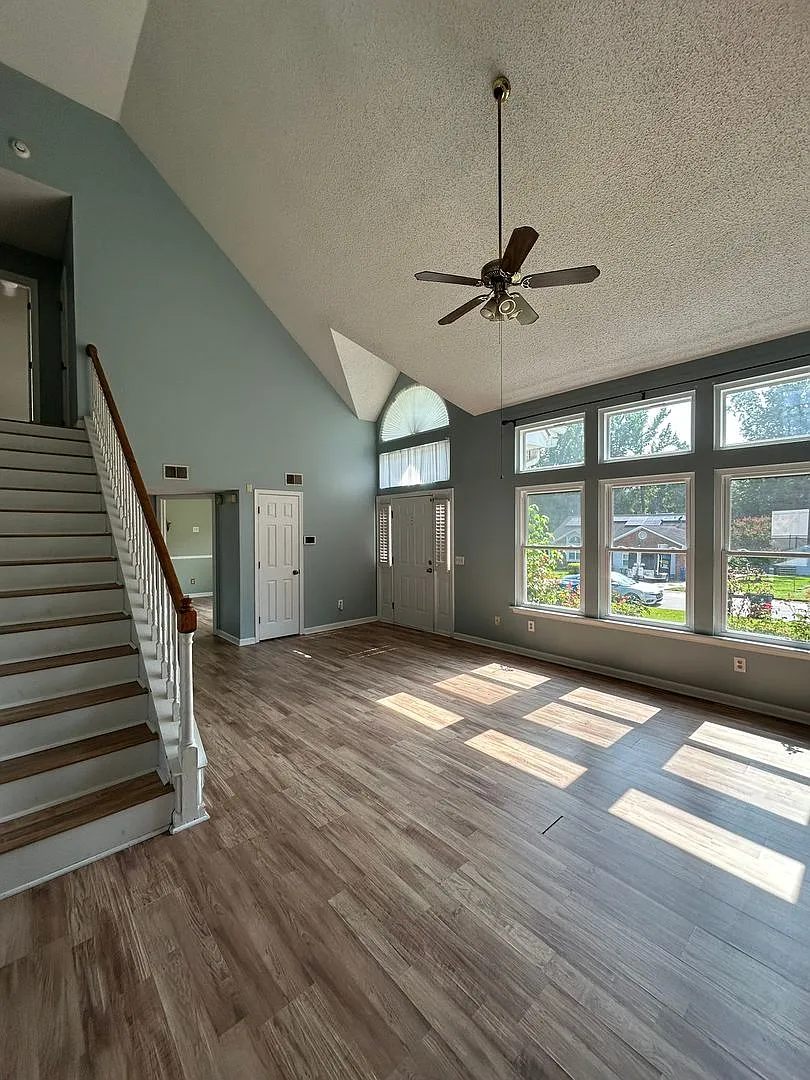133 Darby Way — Photo 4