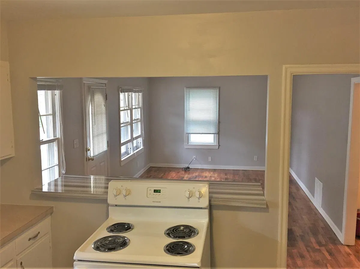 5 bed, 1400 sqft, $3,950 — Photo 3