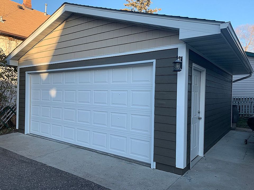 1st image of 1217 18th Ave NE
