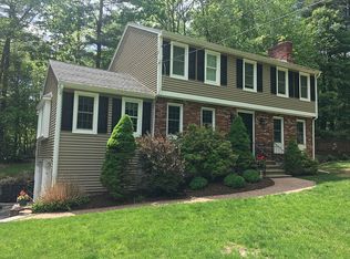 10 Turtle Crossing Rd, Pelham, NH 03076