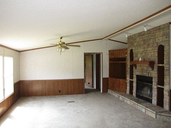 2nd image of 130 Pleasant Cove Dr