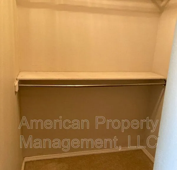 4714 NE Wisconsin St — Photo 9