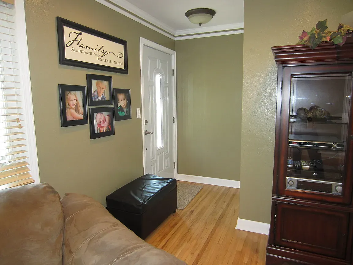 4 bed, 836 sqft, $1,750 — Photo 3