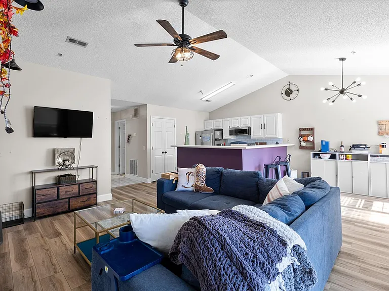 1600 Willoughby Park Ct #6 — Photo 21