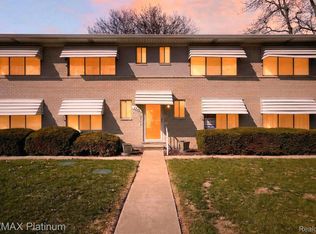 5946 Alan Dr APT 47, Brighton, MI 48116