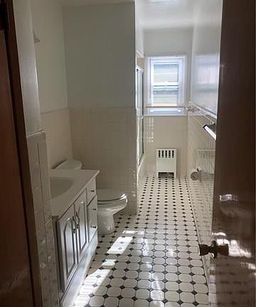 5th image of 77 Oneida Ave