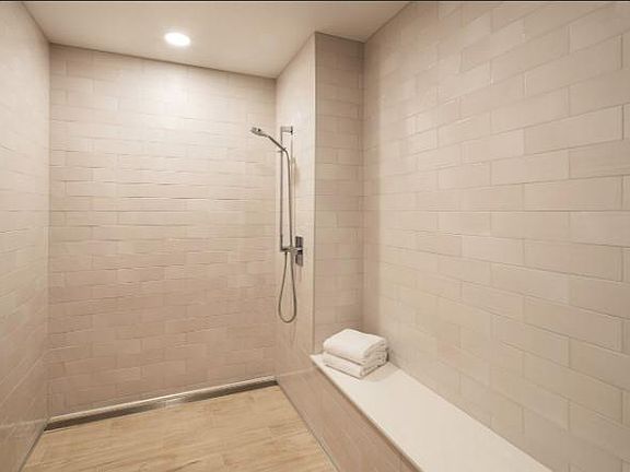 5th image of 1150 N Wells St #3