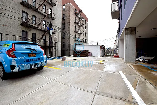 Rented by null | media 36