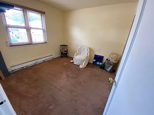 Sold by Winzone Realty Inc | media 21