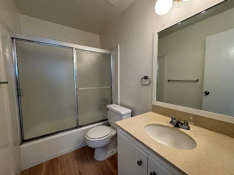 100 22nd St #9 — Photo 14