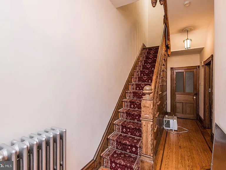 133 Dupont St — Photo 13