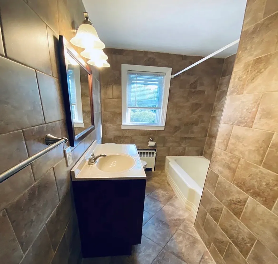 2 bed, 775 sqft, $2,200 — Photo 3