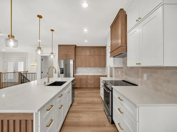 255 NW Woodmoor Dr, Waukee, IA 50263