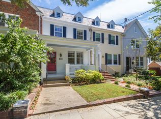 2213 39th St NW, Washington, DC 20007