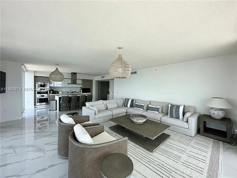 330 Sunny Isles Blvd #CU-5-2002