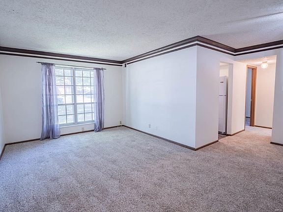5th image of 602 Rosetta Dr APT B