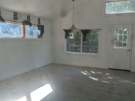 5th image of 1483 E Elmore Rd #2