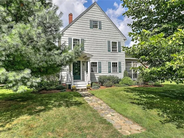 23 Annawamscutt Rd, Barrington, RI 02806