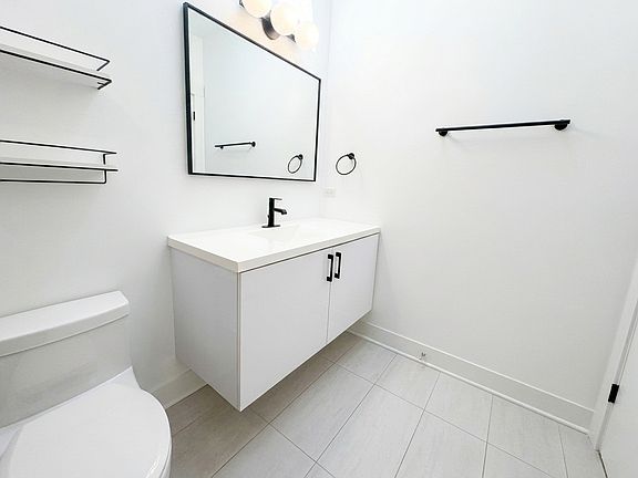 5th image of 4234 N Western Ave APT 2E