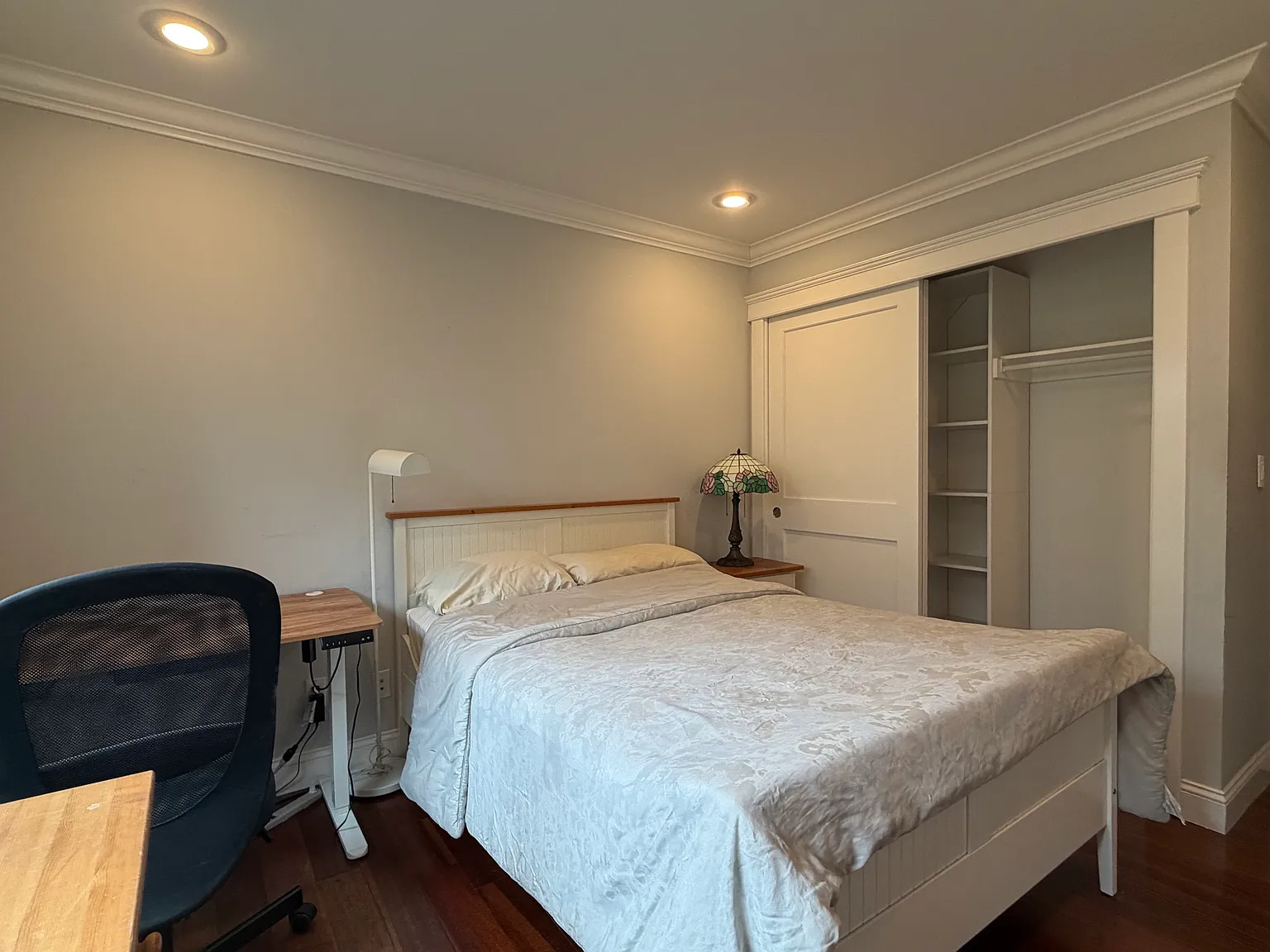 4 bed, 2015 sqft, $2,200 — Photo 3