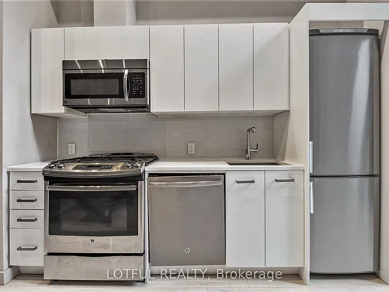 334 Gloucester St — Photo 6