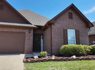 284 Creekside Ln, Pelham, AL 35124