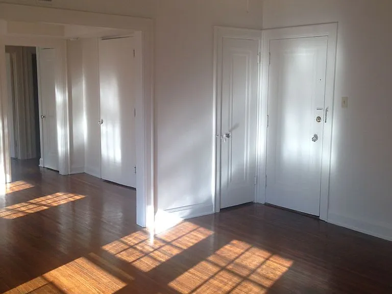 1544 E Broad St — Photo 6