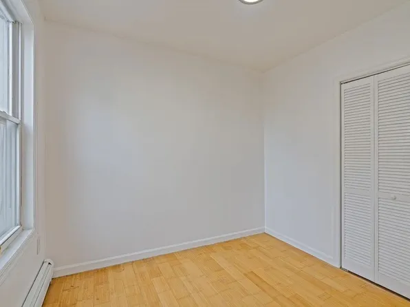 337 Summit Avenue image 12 of 25