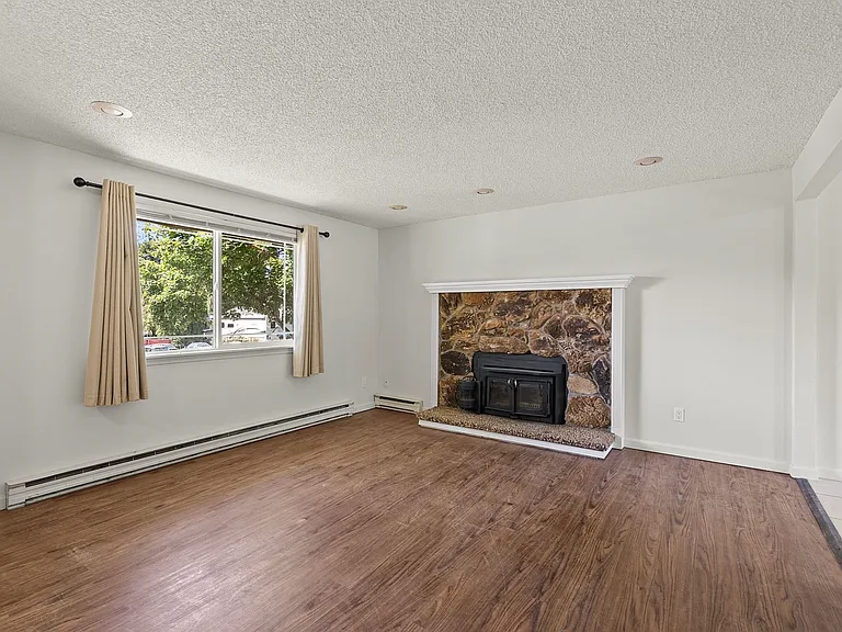7906 N Dakota St — Photo 3