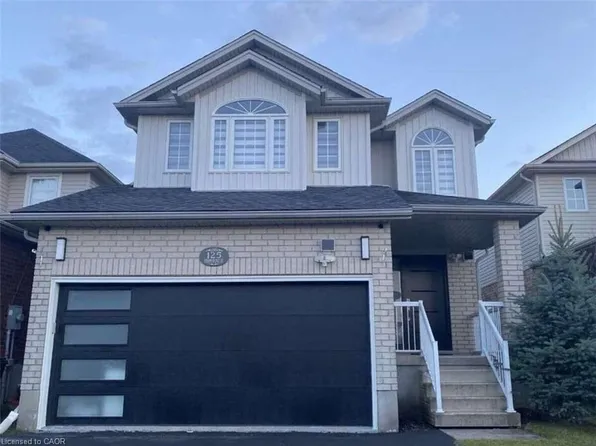 125 Steepleridge St, Kitchener, ON N2P 2W2
