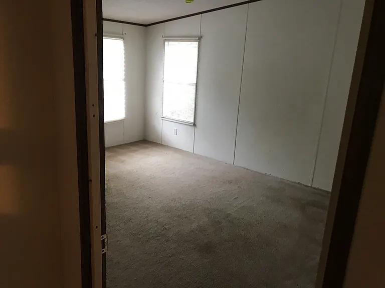 149 Smith Dr — Photo 3