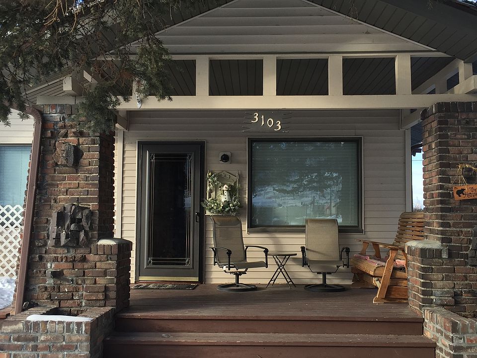 Covered front porch 