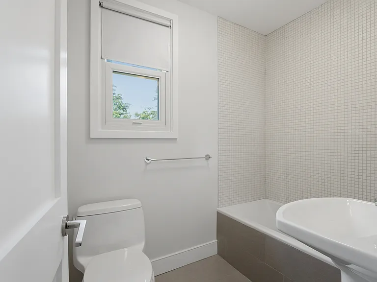 17 N Dutcher St — Photo 38