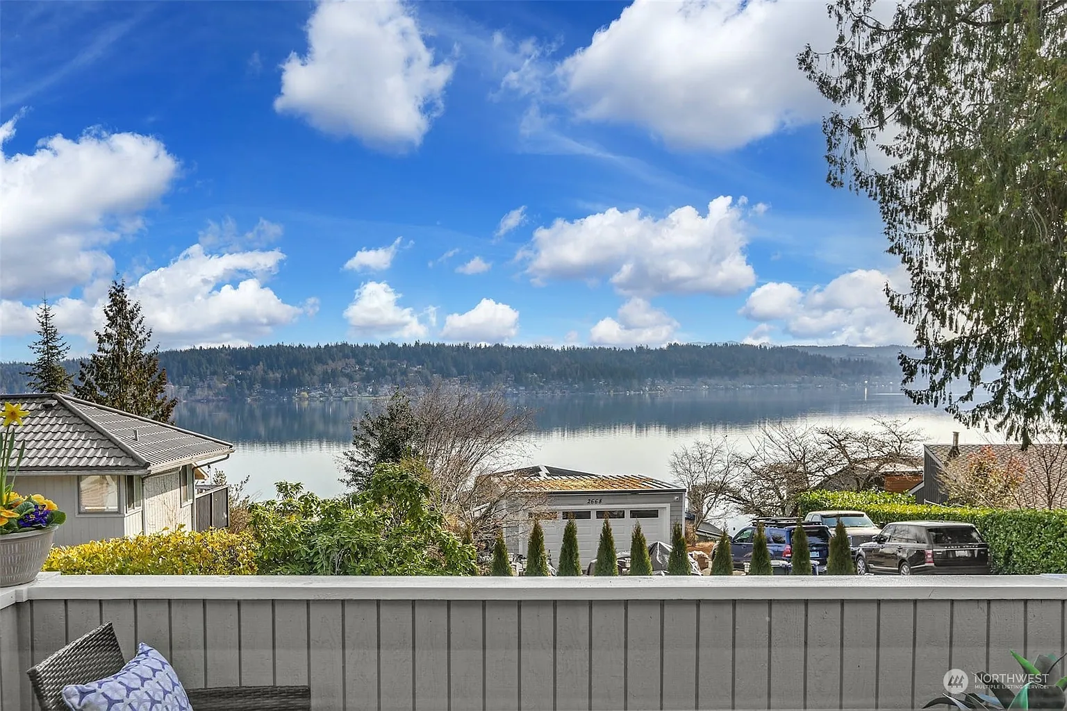 2670 W Lake Sammamish Parkway SE photo 1